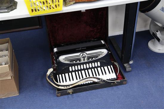 A cased Giulietti Classic 127 accordion, 21.5in.